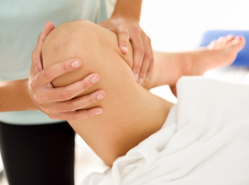 medical massage at the leg